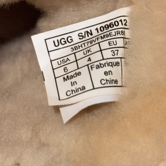 UGG Boots - Picture 6 of 6